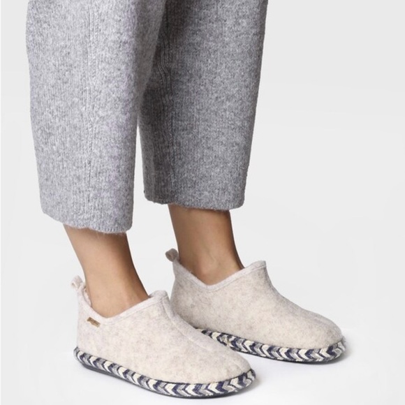 TONI PONS Wool Slippers - Picture 1 of 8